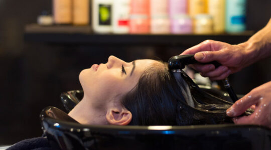 bac pour laver les cheveux